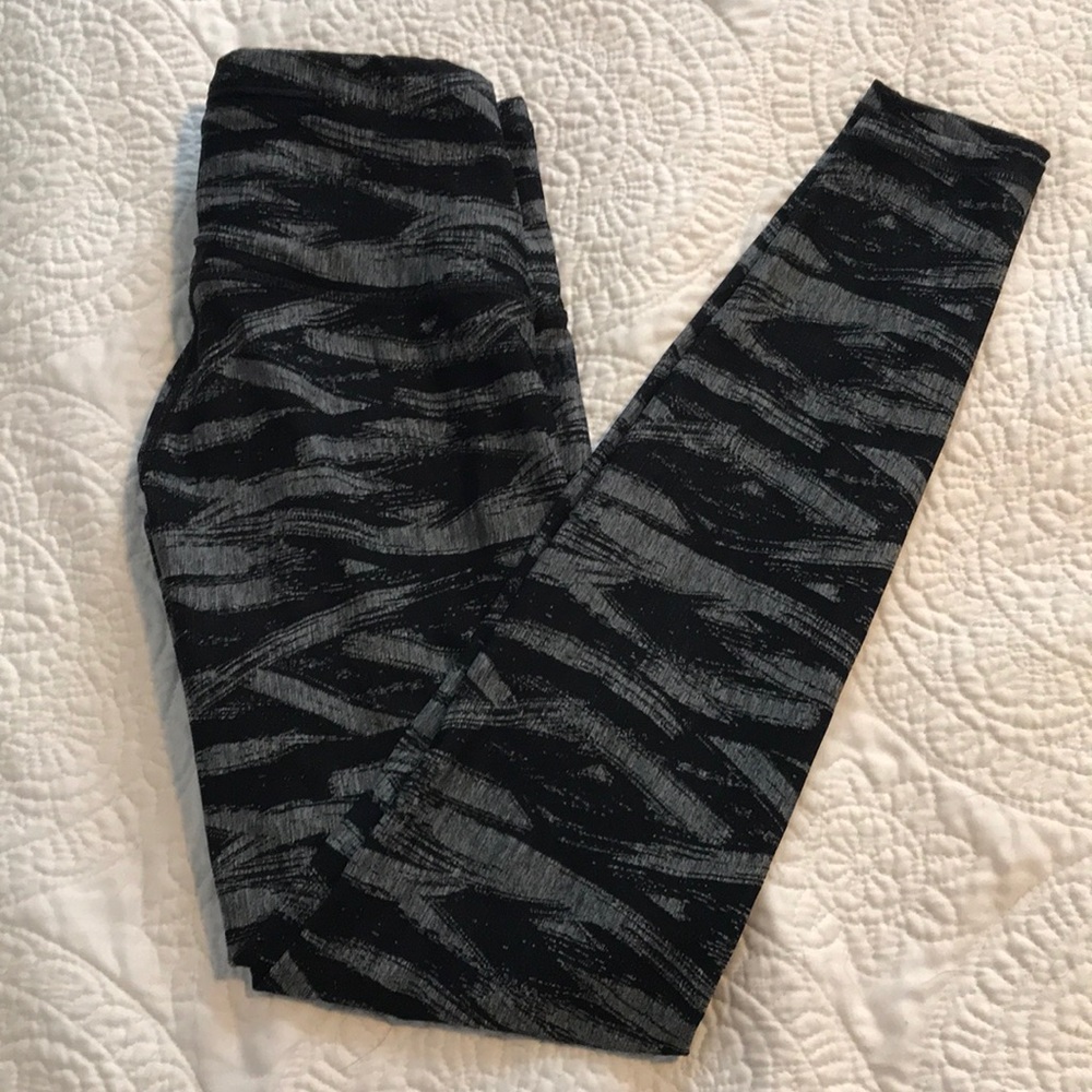 North face leggings with zipper back